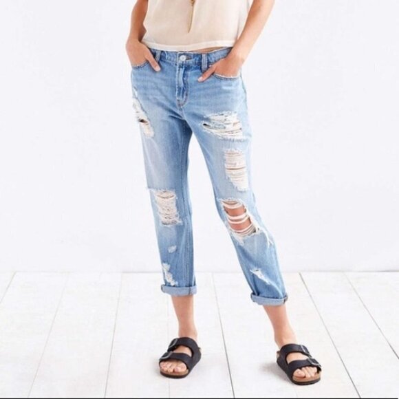 BDG Slim Boyfriend Low  Rise Ripped Jeans - Picture 2 of 16